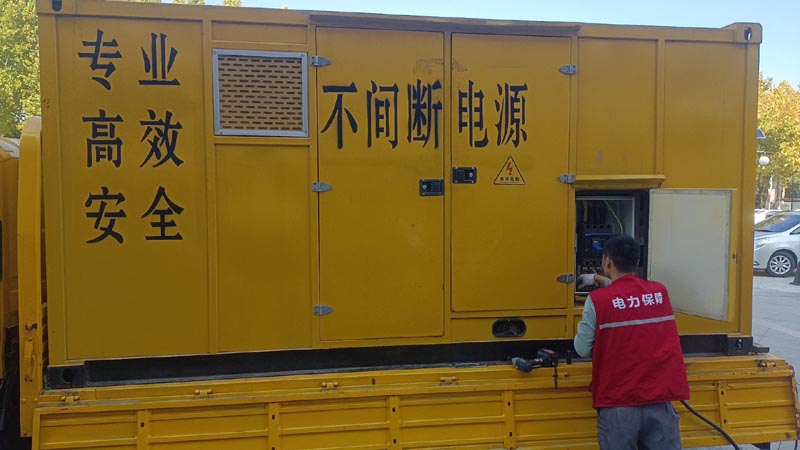 明溪柴油发电机组和UPS电源配合使用时，如何避免切换过程中的电力中断？