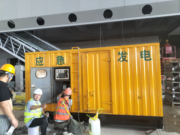 明溪怎样判断空气滤清器是否需要更换？